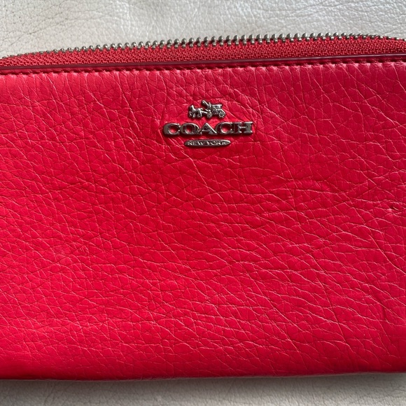 Coach wristlet Pebbled Leather double zip accordion wallet. Red - Picture 7 of 8